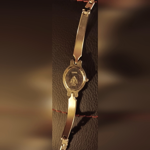 WOMENS GUCCI WATCH 9000L - Picture 3 of 7